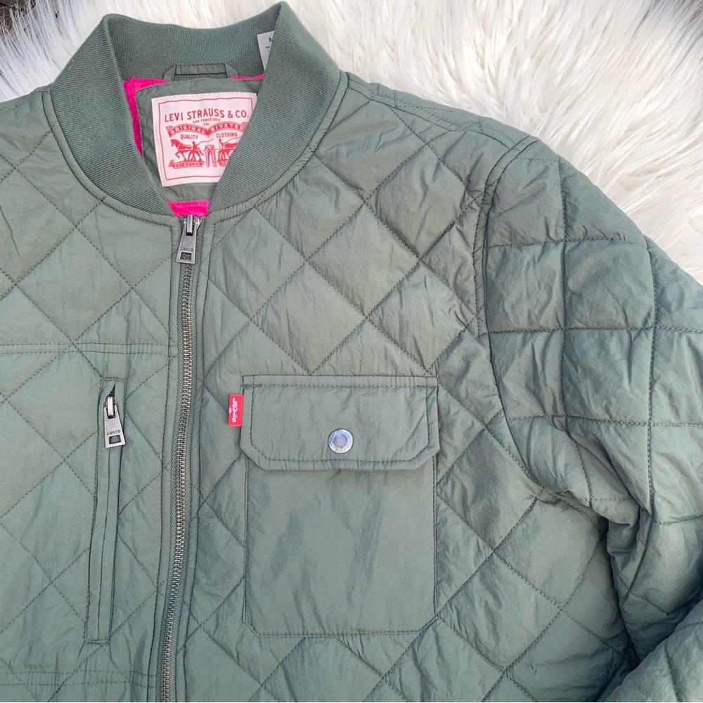 Levi’s Women’s Olive Green Quilted Bomber Jacket Size Medium - Picture 4 of 15
